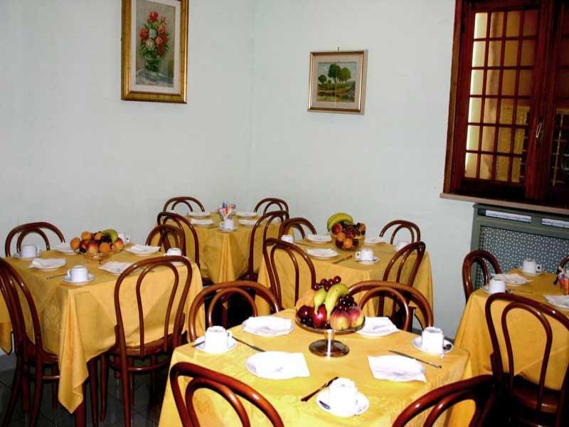 Hotel Augustea โรม ภายนอก รูปภาพ