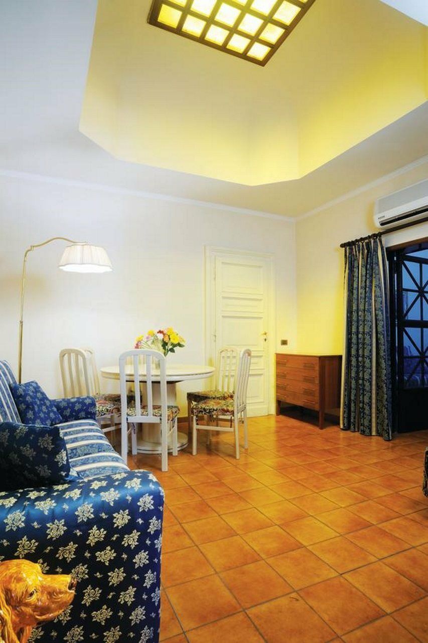 Hotel Augustea โรม ภายนอก รูปภาพ
